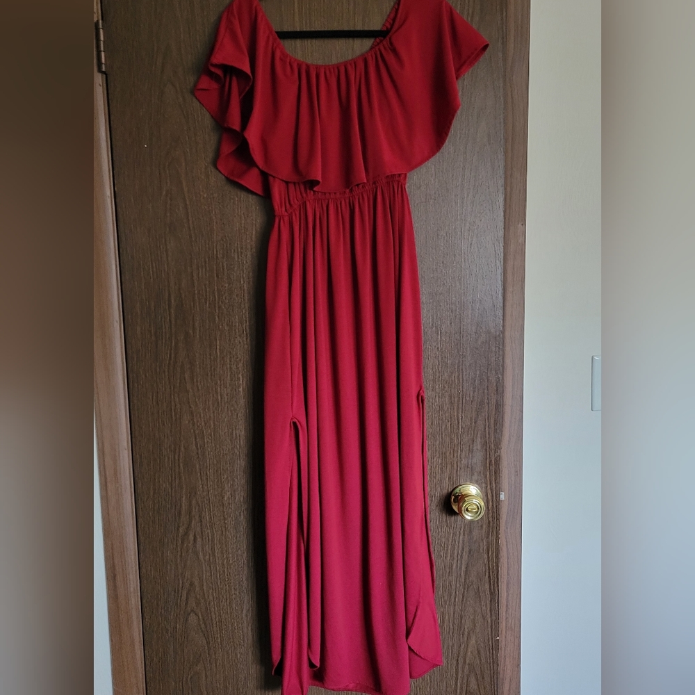 Maroon Ruffle Top Off The Shoulder Maxi Dress With Pockets